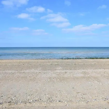 Elegant Normandy Retreat Ferienhaus Lantheuil